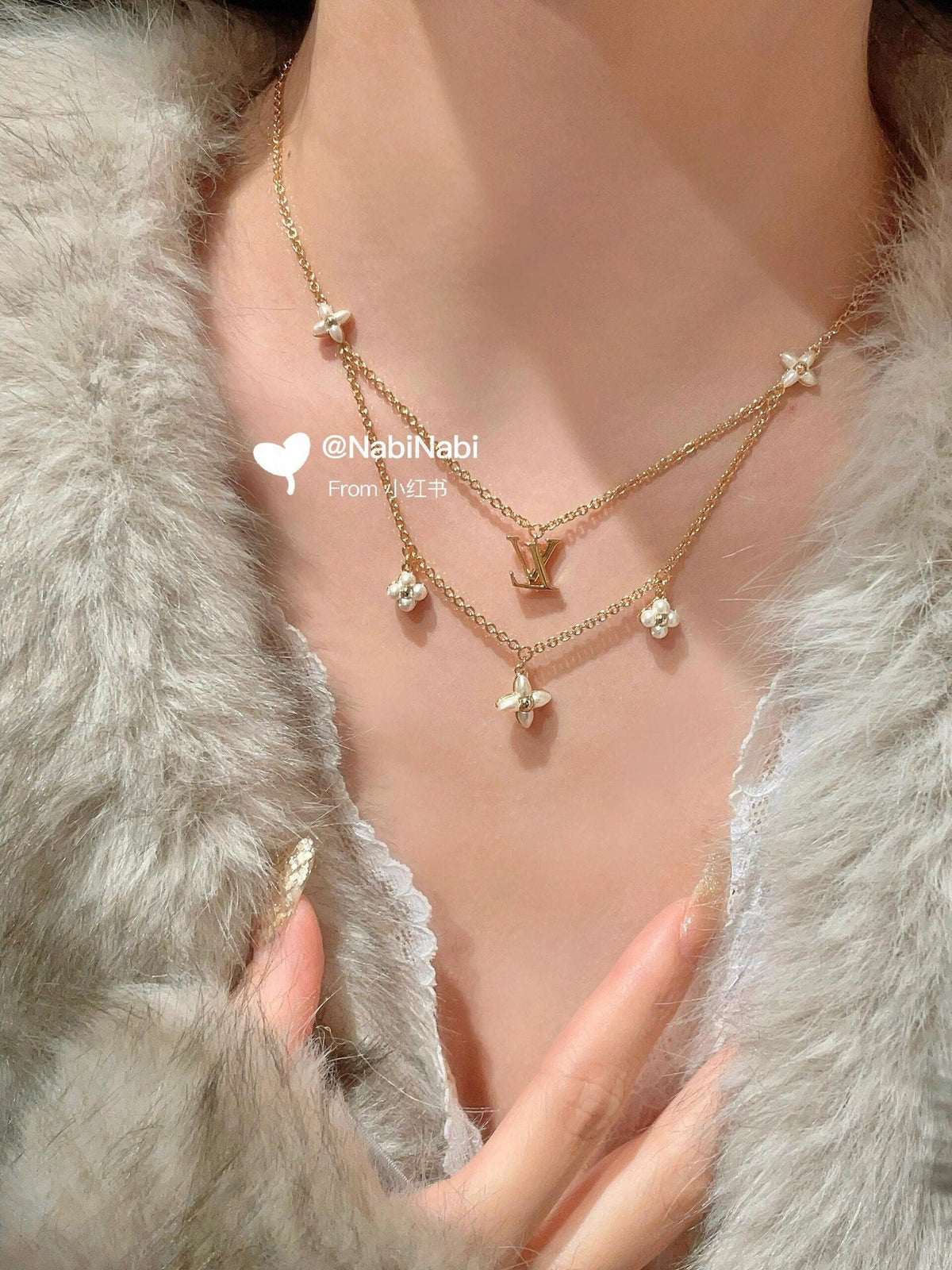 Martin Graham pendant necklace in polished metal-tone – detail view