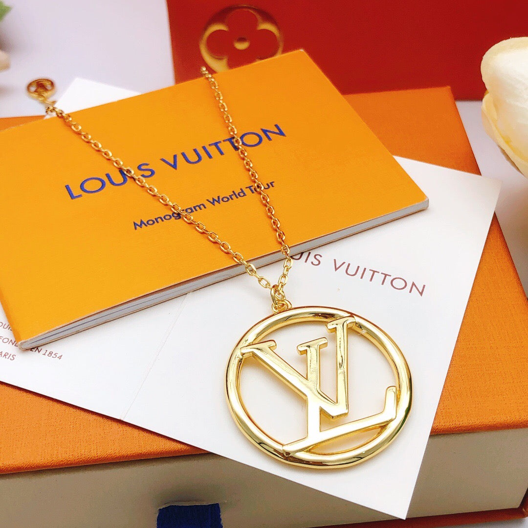 Martin Graham pendant necklace in polished metal-tone – side detail