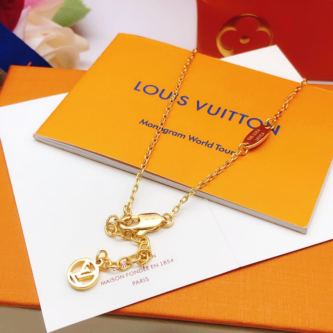 Martin Graham pendant necklace in polished metal-tone – detail view