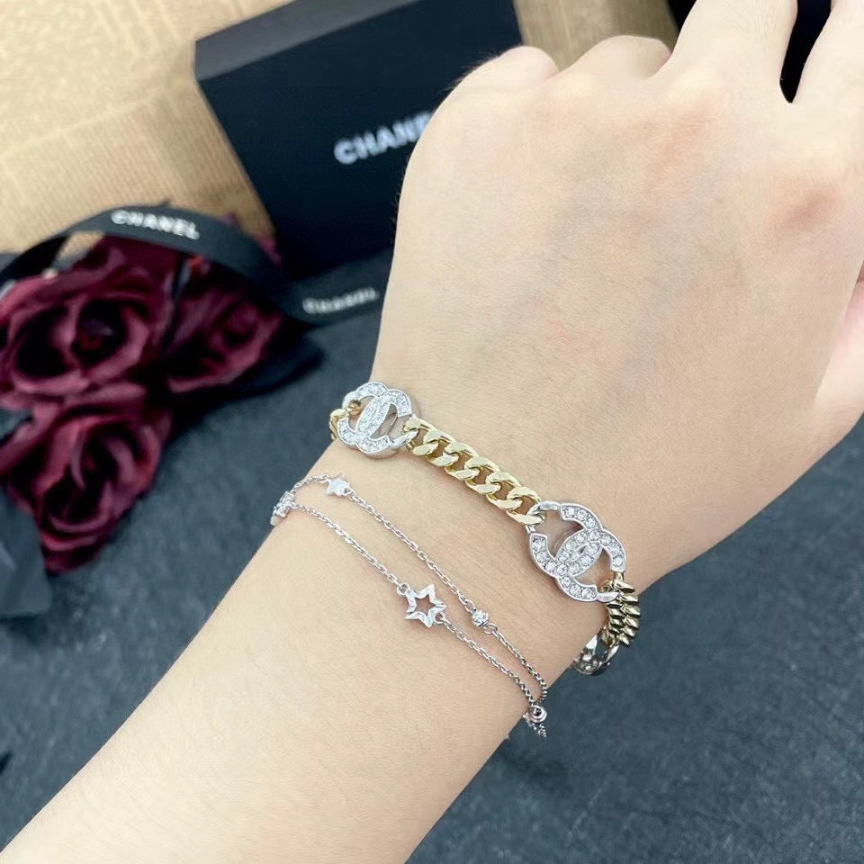 Martin Graham bracelet in polished metal-tone – close-up detail