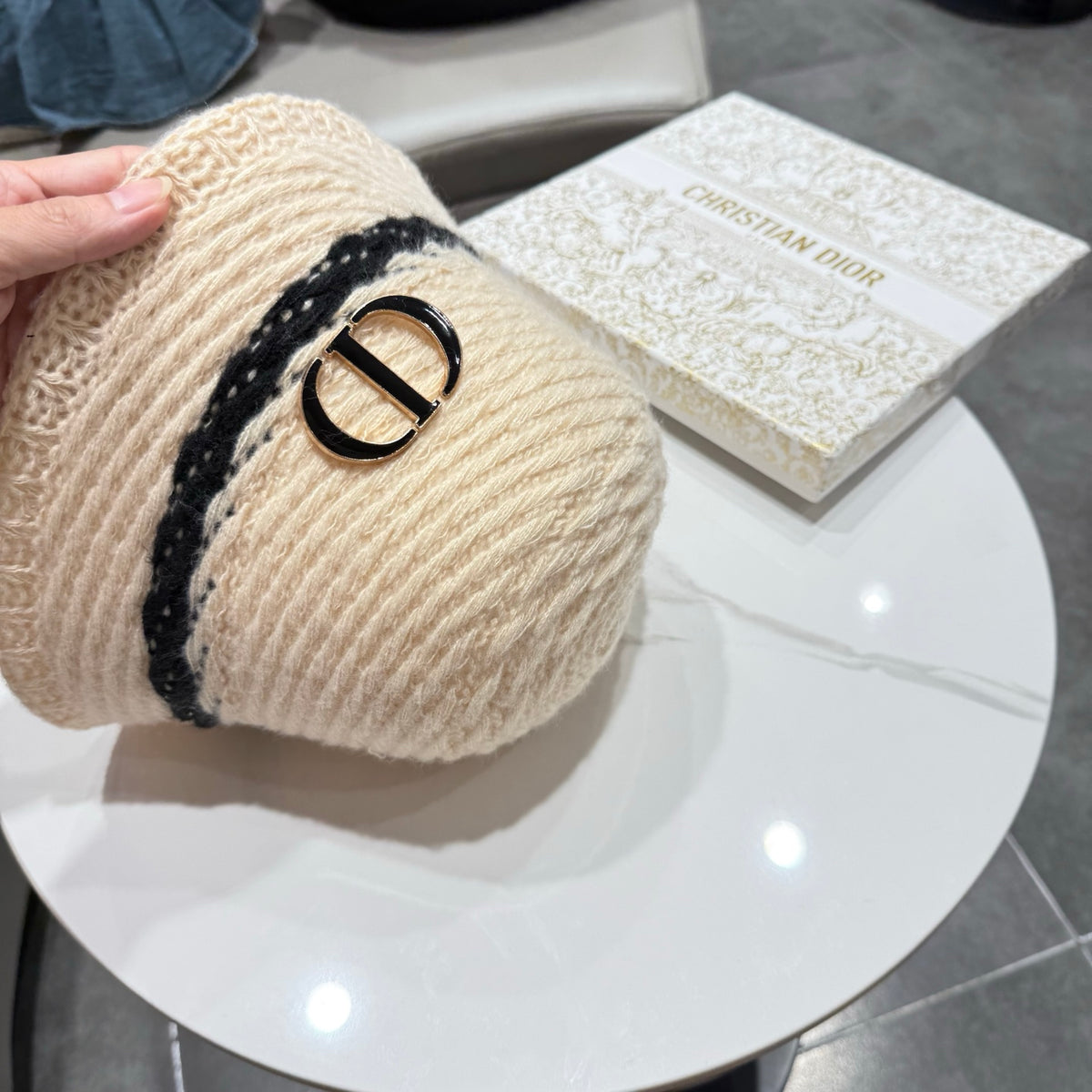 Dior Open Knit Bucket Hat - image 6