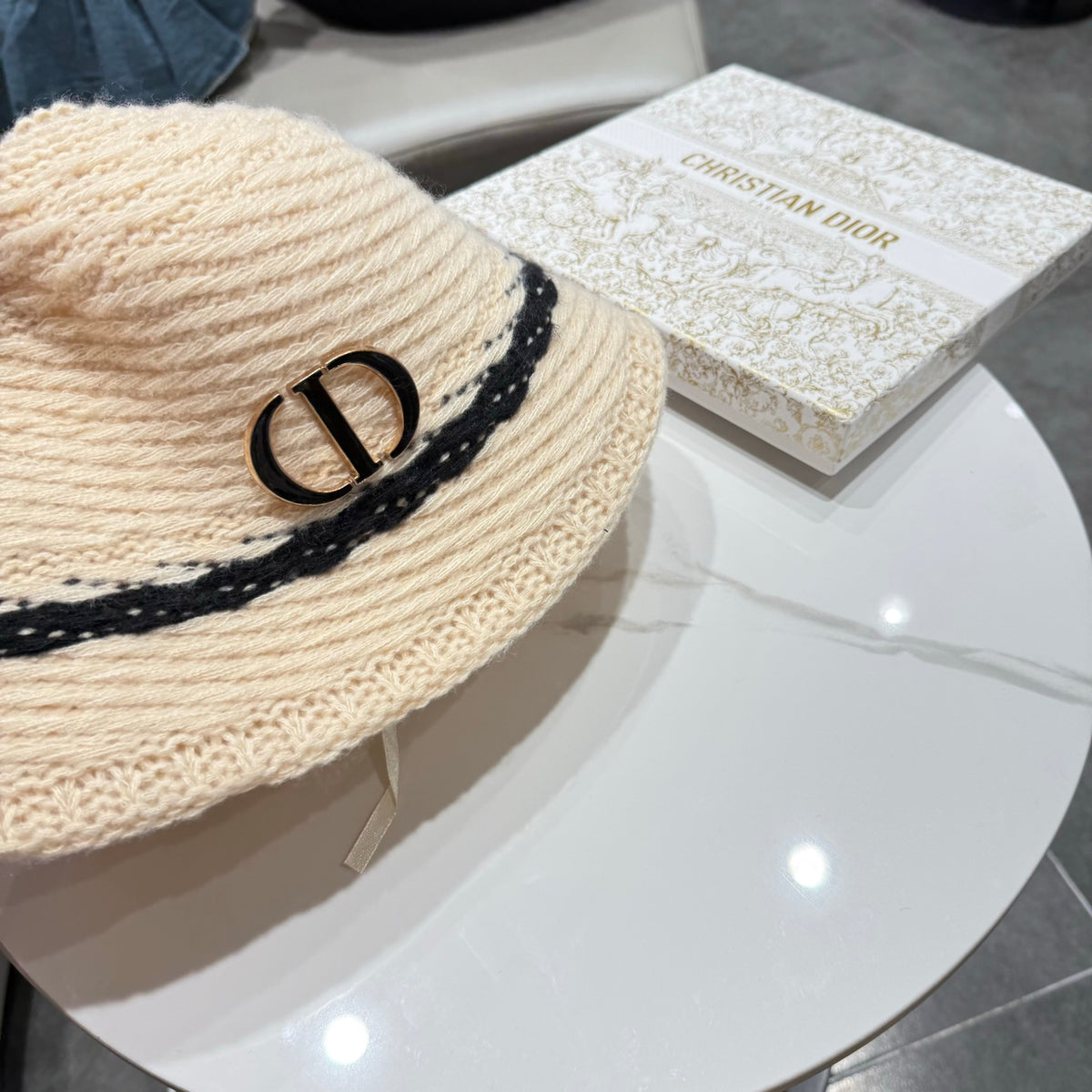 Dior Open Knit Bucket Hat - image 3