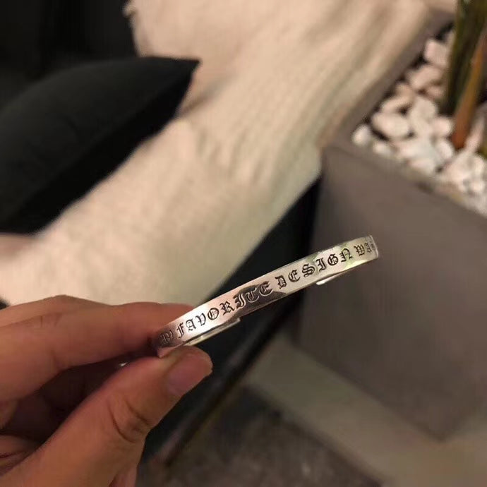 Martin Graham bangle in polished metal-tone – detail view